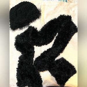 Cejon Black Winter Scarf and Beanie Cap Set